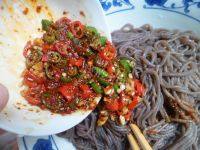 下酒菜酸辣蕨根粉做法图解5)