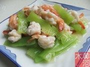 美味的碧绿虾球
