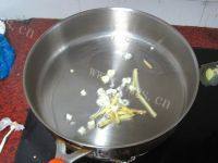 家常菜虾皮炒西葫芦做法图解3)