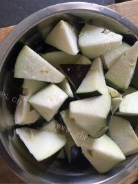 鲜美可口的烧茄子做法图解3)