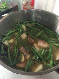 好吃的豆角炖土豆做法图解7)