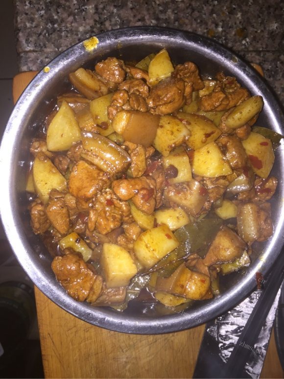 五味俱全的土豆红烧肉