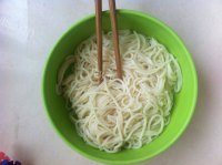 美味的热干面做法图解4)