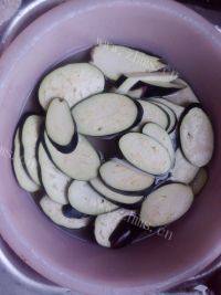 家常菜素烧茄子做法图解2)