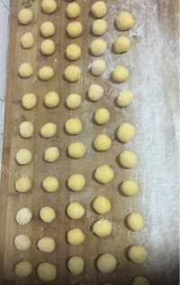 色香味俱全的炸红薯丸子做法图解7)