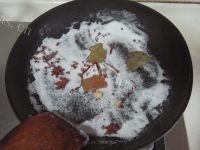 美味的山楂炖蹄髈做法图解2)