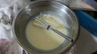 色香味俱全的轻乳酪蛋糕做法图解3)