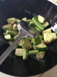 家常菜红烧茄子做法图解5)