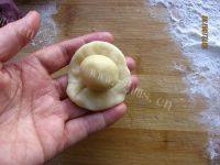 回味无穷的苏式紫薯月饼做法图解7)