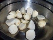 美味的芋头炖肉做法图解7)