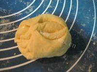 甘脆的南瓜花卷做法图解7)