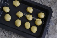 自制广式椰蓉月饼做法图解9)
