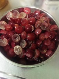 美味的红提子果酱做法图解1)