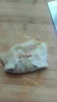 美味的马蹄包菜卷做法图解12)
