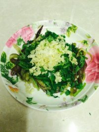回味无穷的蒜茄子做法图解6)