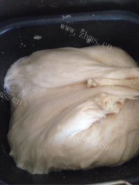 美味的黑芝麻面包做法图解2)