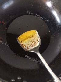 自制辣椒油做法图解4)