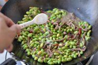 食欲满满的肉丝炒毛豆