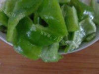 家常菜青椒杏鲍菇做法图解2)