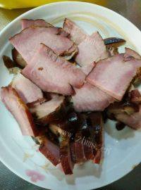 家常菜西芹炒腊肉做法图解2)