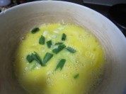 鸡蛋炒苦瓜做法图解2)