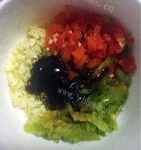 好吃的蒜蓉彩椒烤牡蛎做法图解3)