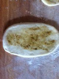 自制美味椒盐烧饼做法图解7)