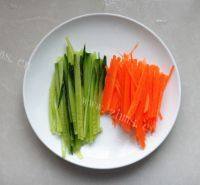 美味的金针菇拌鸡丝做法图解4)