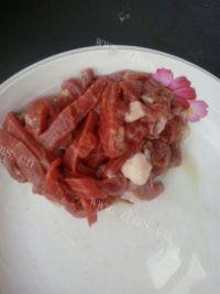 家常菜韭黄炒肉做法图解2)