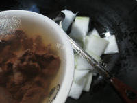 鲜香笋干菜牛肉冬瓜汤的做法图解三