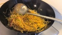家常红油酸辣土豆丝做法图解6)