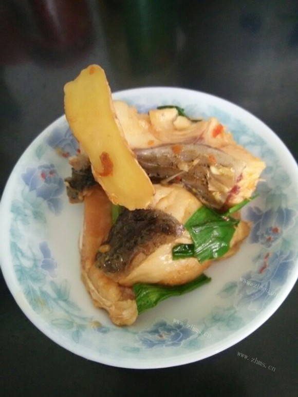 色泽鲜亮的红烧鱼