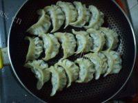 简易的韭菜煎饺做法图解11)