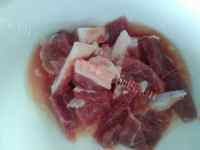 养生艾草瘦肉汤做法图解2)