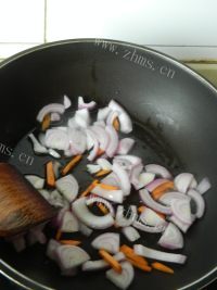 自制猪肉手抓饭做法图解5)