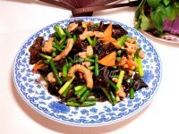 色香味俱全的蒜苔木耳炒肉做法图解9)