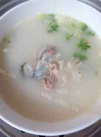 珍馐美味的奶白鲫鱼汤