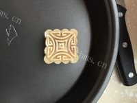 自制广式莲蓉月饼做法图解7)
