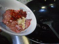 口感丰富的高笋炒肉丝做法图解6)