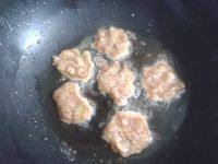 自己做的香煎肉饼做法图解6)