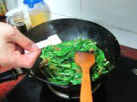 家常菜豆豉鲮鱼炒油麦菜