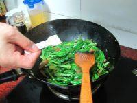 家常菜豆豉鲮鱼炒油麦菜