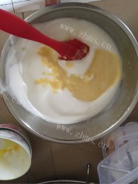 回味无穷的奶油蛋糕卷做法图解6)