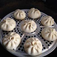 口感丰厚的韭菜肉包做法图解9)