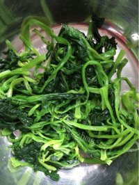 家常菜白灼菠菜做法图解4)