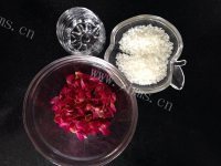 美味的玫瑰蜂蜜卷做法图解3)