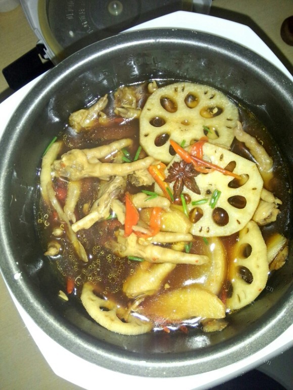 电饭煲卤鸡爪