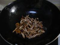 家常菜肉丝炒苦瓜做法图解9)