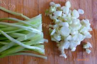 家常菜豌豆苗炒鸡蛋做法图解3)