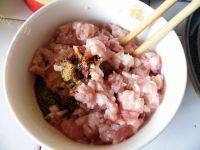 「DIY美食」猪肉芽菜臊子做法图解4)